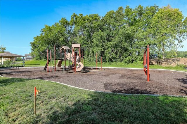 5008 N 146th Street, Basehor, KS 66007