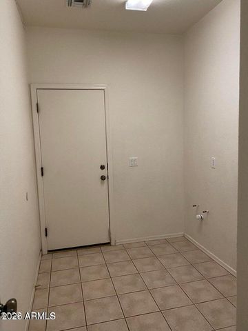 4414 E PEACH TREE Drive, Chandler, AZ 85249