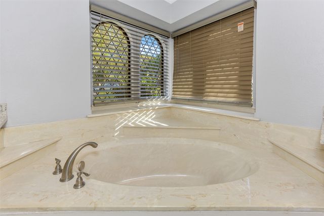 1011 Briar Hill Circle, Duncanville, TX 75137