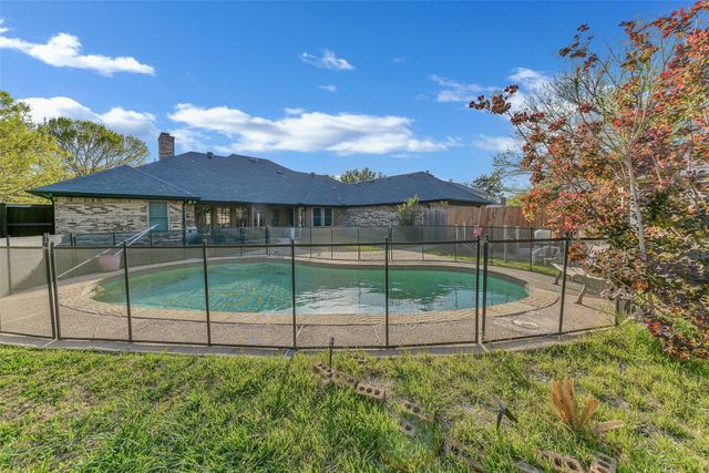 1011 Briar Hill Circle, Duncanville, TX 75137