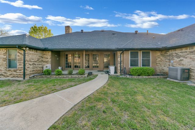 1011 Briar Hill Circle, Duncanville, TX 75137