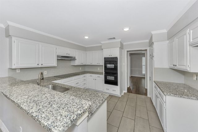 1011 Briar Hill Circle, Duncanville, TX 75137