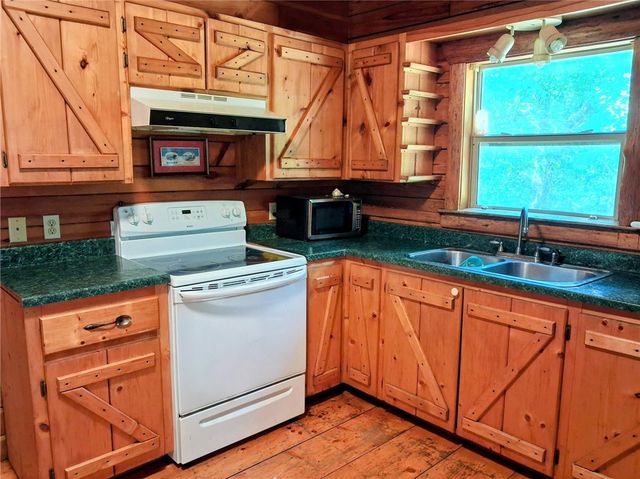 7746 Highway 221, Eureka Springs, AR 72632