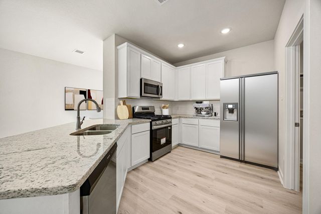 1128 Lilly Lane, Bellville, TX 77418