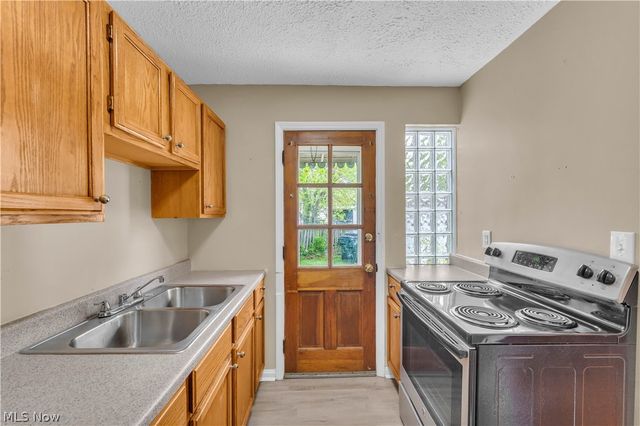 20470 Lake Shore Boulevard, Euclid, OH 44123