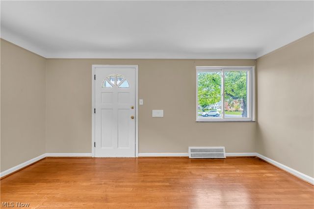 20470 Lake Shore Boulevard, Euclid, OH 44123