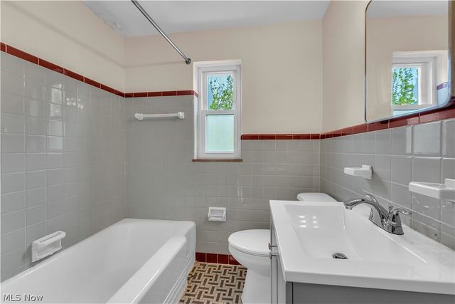 20470 Lake Shore Boulevard, Euclid, OH 44123