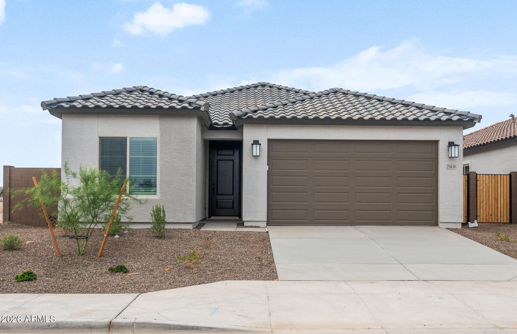 25636 W TRUMBULL Road, Buckeye, AZ 85326 — exterior