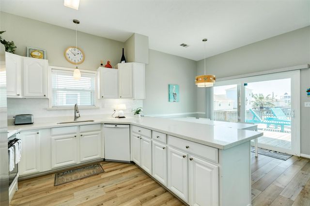4008 Ector, Galveston, TX 77554
