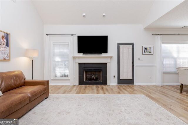 300 Hunts Landing Drive, Kathleen, GA 31047