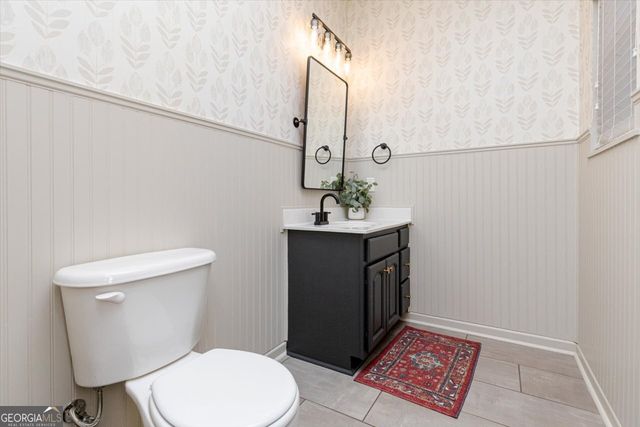 300 Hunts Landing Drive, Kathleen, GA 31047