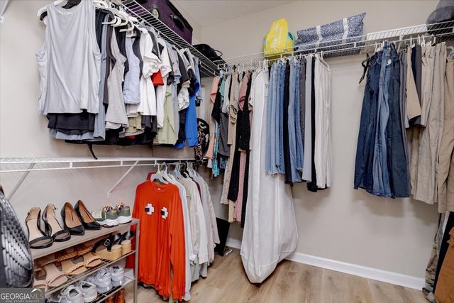 300 Hunts Landing Drive, Kathleen, GA 31047