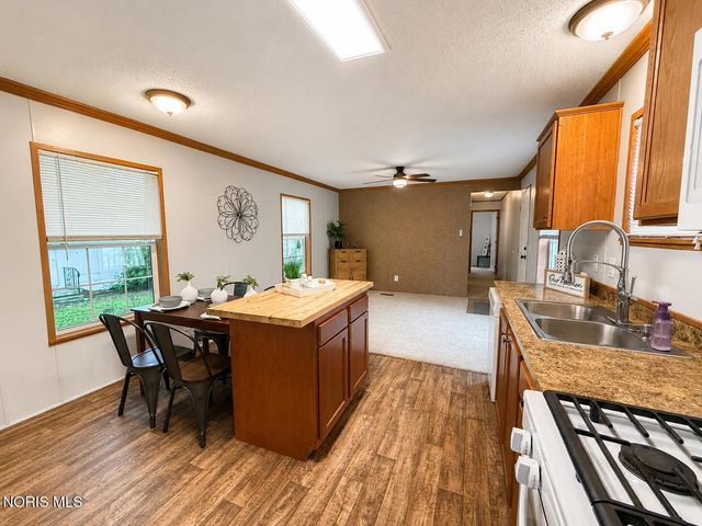 10430 Airport Highway, Lot 198, Swanton, OH 43558