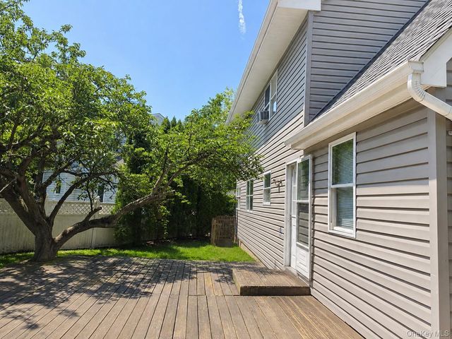 6 Chalden Court, Huntington Station, NY 11746