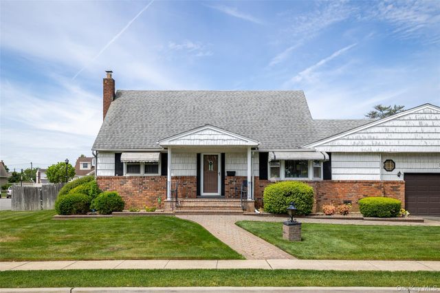 3960 Wellwood Road, Seaford, NY 11783