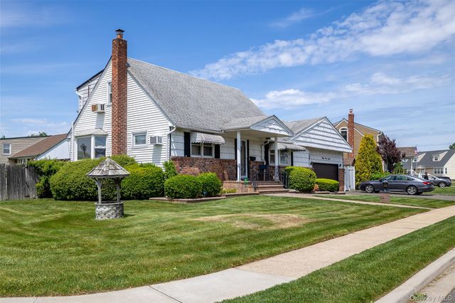 3960 Wellwood Road, Seaford, NY 11783