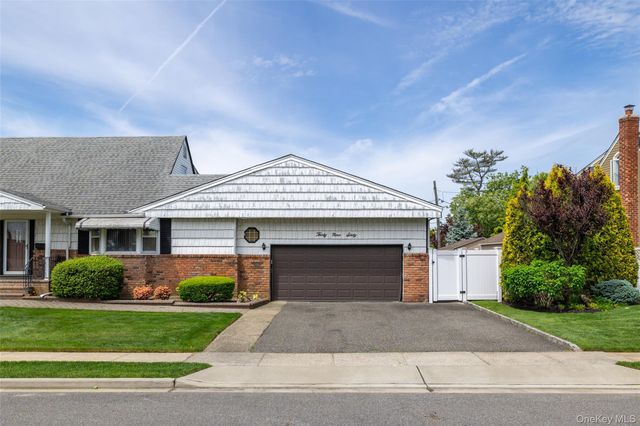 3960 Wellwood Road, Seaford, NY 11783