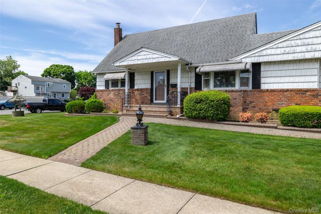 3960 Wellwood Road, Seaford, NY 11783