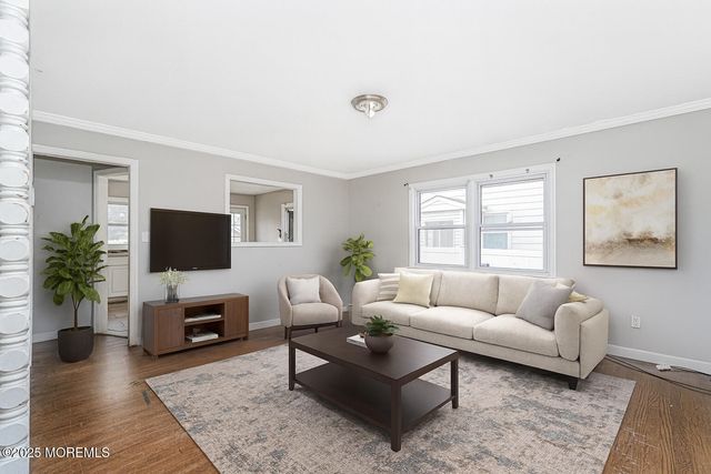 142 Monmouth Road, Oakhurst, NJ 07755