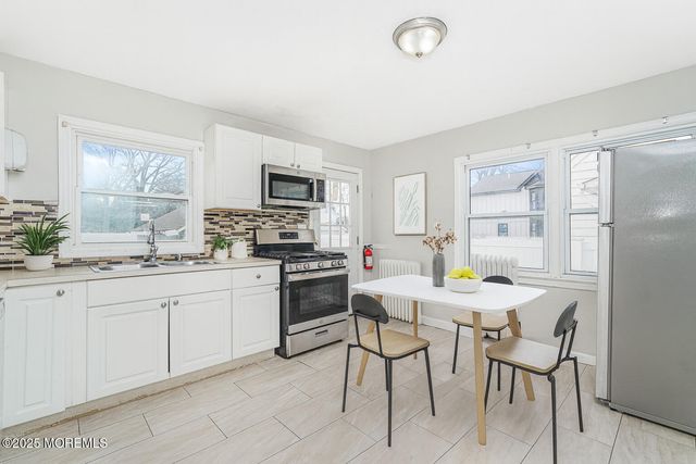 142 Monmouth Road, Oakhurst, NJ 07755