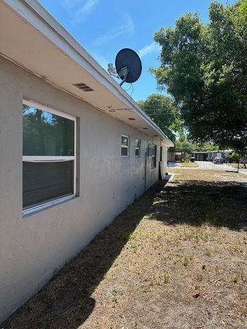 221 N SATURN AVENUE, Clearwater, FL 33755