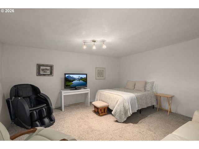 10999 Sw SAGE Ter, Portland, OR 97223