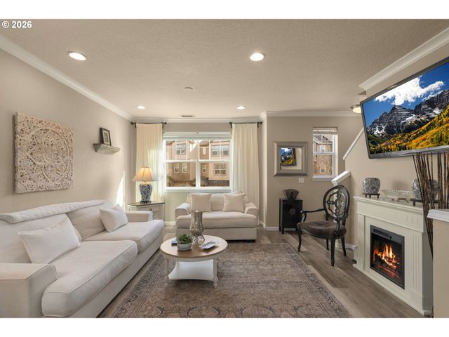 10999 Sw SAGE Ter, Portland, OR 97223