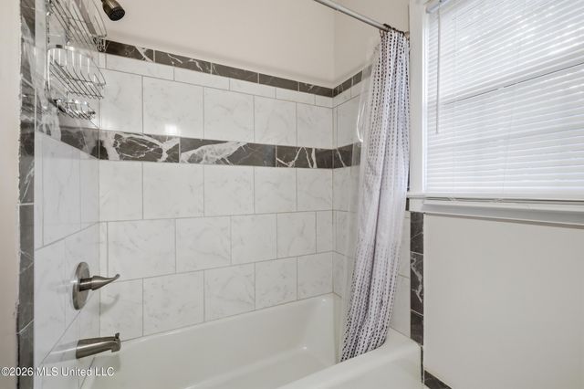179 Summer Place, Biloxi, MS 39530