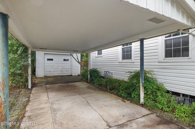 179 Summer Place, Biloxi, MS 39530