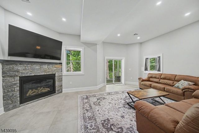 13 Rockaway Ave, Denville Twp., NJ 07834