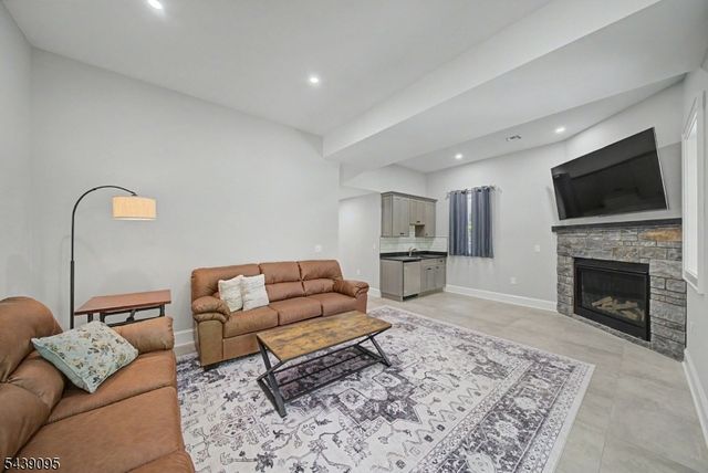 13 Rockaway Ave, Denville Twp., NJ 07834