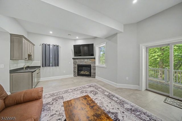 13 Rockaway Ave, Denville Twp., NJ 07834