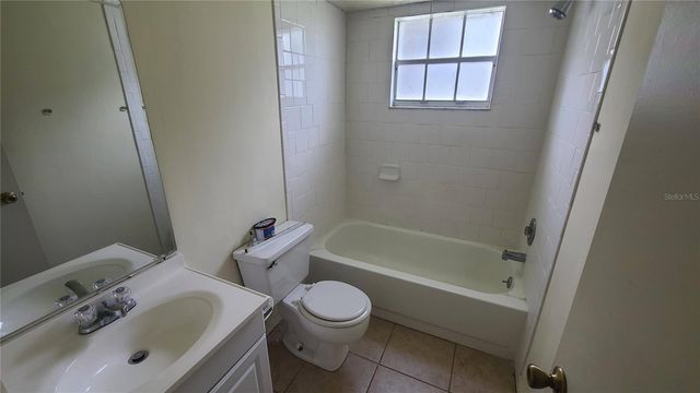 454 FAIRWAYS CIRCLE B102, Ocala, FL 34472
