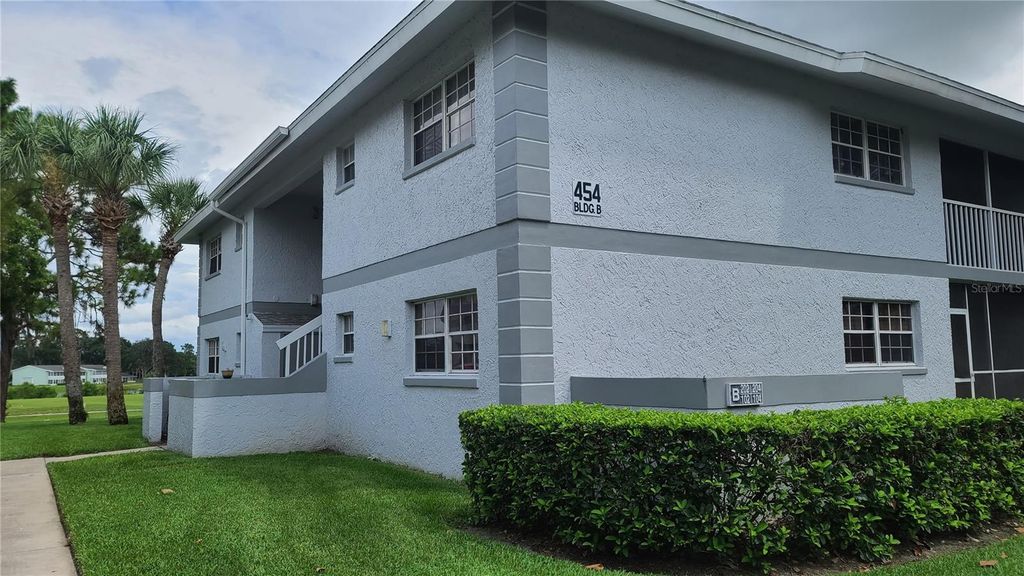 454 FAIRWAYS CIRCLE B102, Ocala, FL 34472