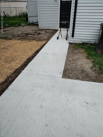 20015 Five Points Street, Redford, MI 48240