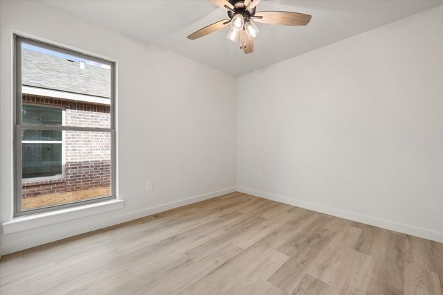 2407 Aberdeen Avenue, Wolfforth, TX 79382