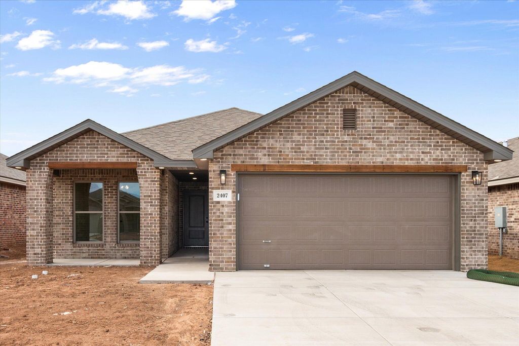 2407 Aberdeen Avenue, Wolfforth, TX 79382