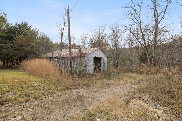 108 Lyell Rd, Hohenwald, TN 38462