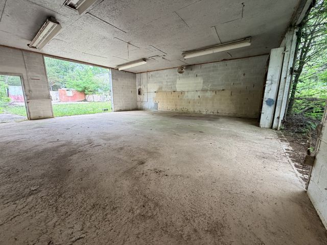 108 Lyell Rd, Hohenwald, TN 38462