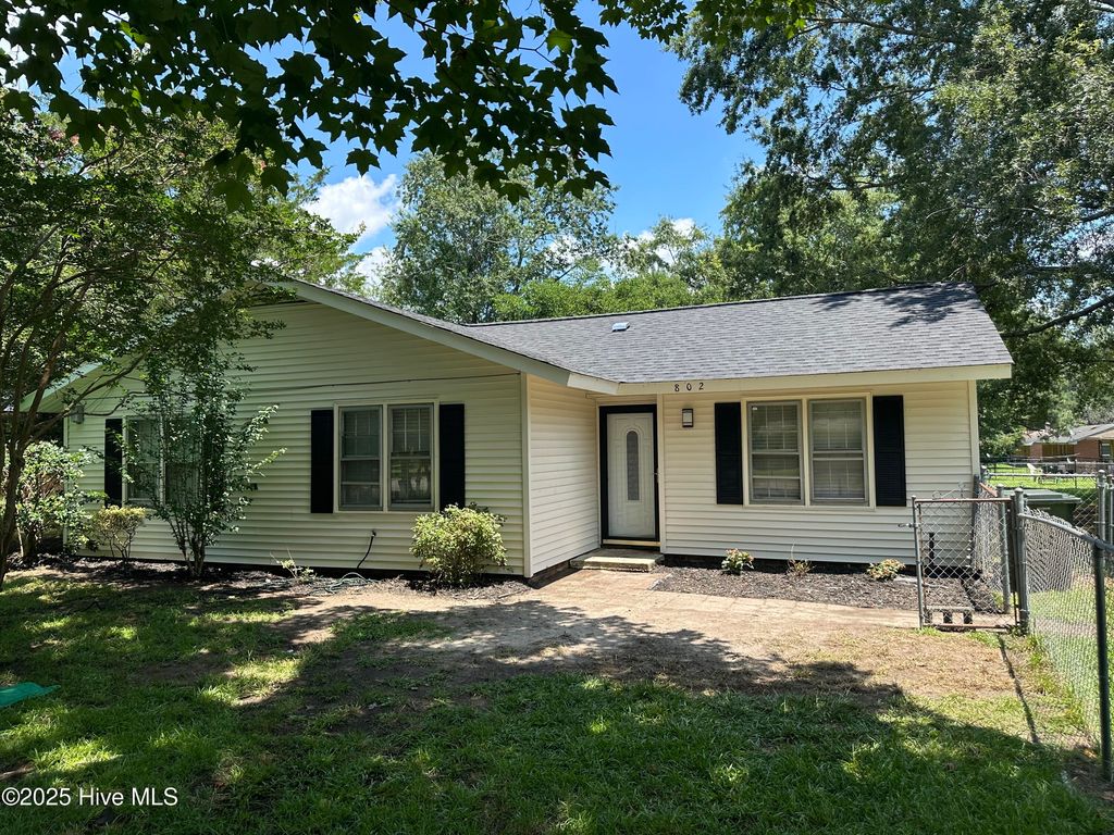 802 Glenn Street, Laurinburg, NC 28352