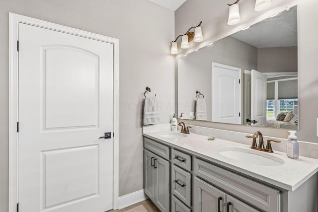 6276 Callaway Square W, New Albany, OH 43054