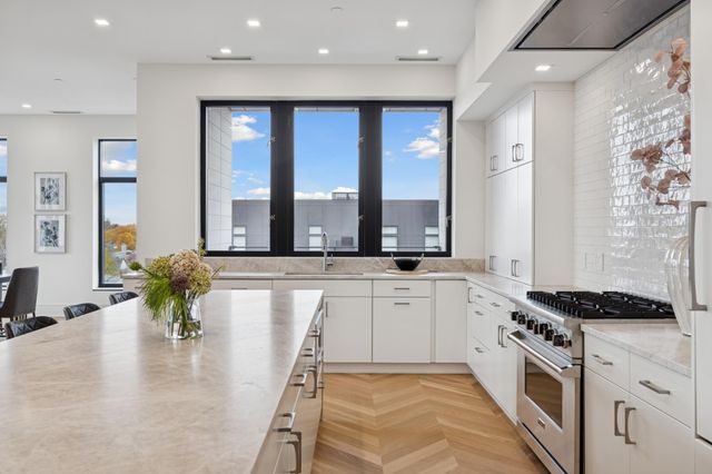 3041 Holmes Avenue S 501, Minneapolis, MN 55408