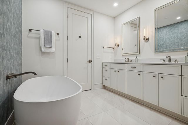 3041 Holmes Avenue S 501, Minneapolis, MN 55408