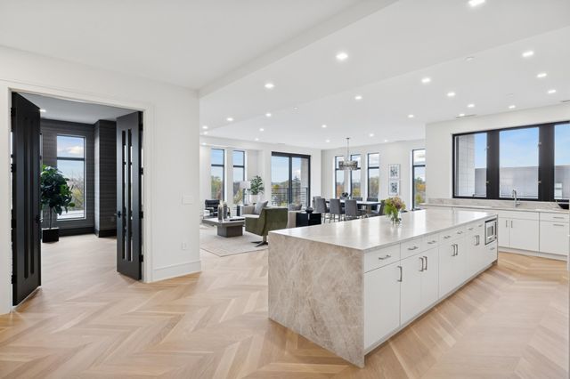 3041 Holmes Avenue S 501, Minneapolis, MN 55408