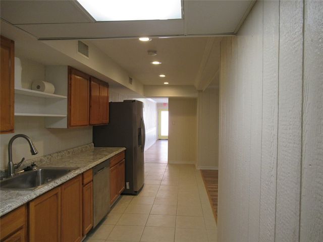 205 West Buck Street, Caldwell, TX 77836