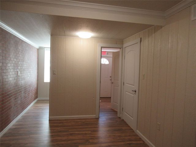 205 West Buck Street, Caldwell, TX 77836