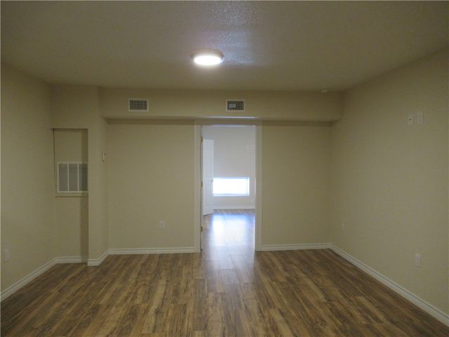 205 West Buck Street, Caldwell, TX 77836