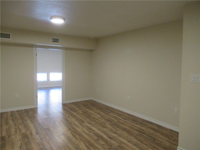 205 West Buck Street, Caldwell, TX 77836