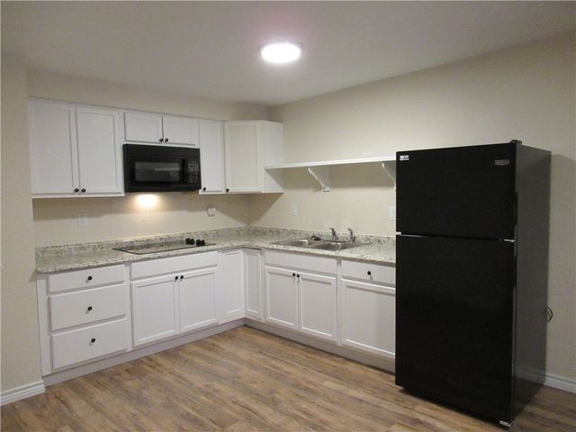205 West Buck Street, Caldwell, TX 77836