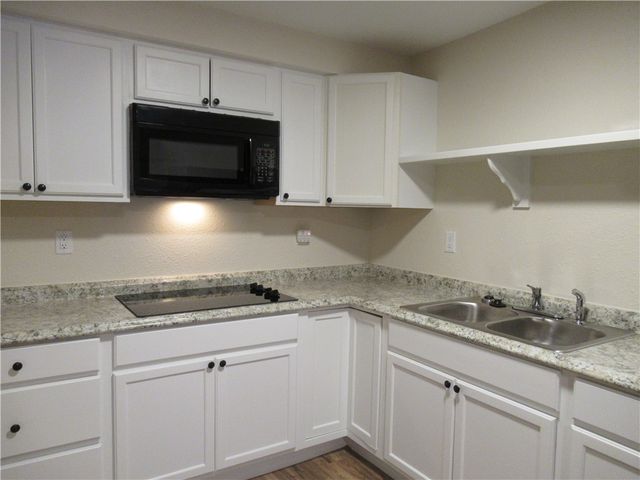 205 West Buck Street, Caldwell, TX 77836